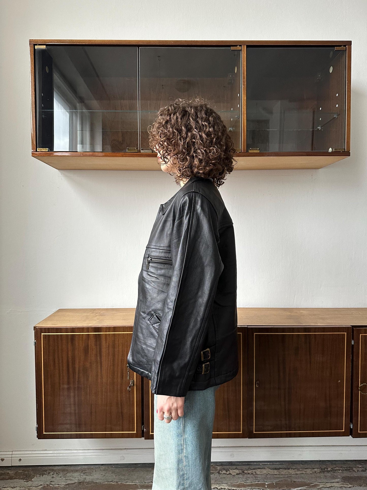 Vintage boxy leather bomber jacket in black