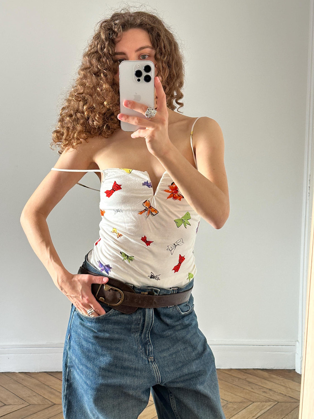 Vintage Iceberg Bow Print Top in White