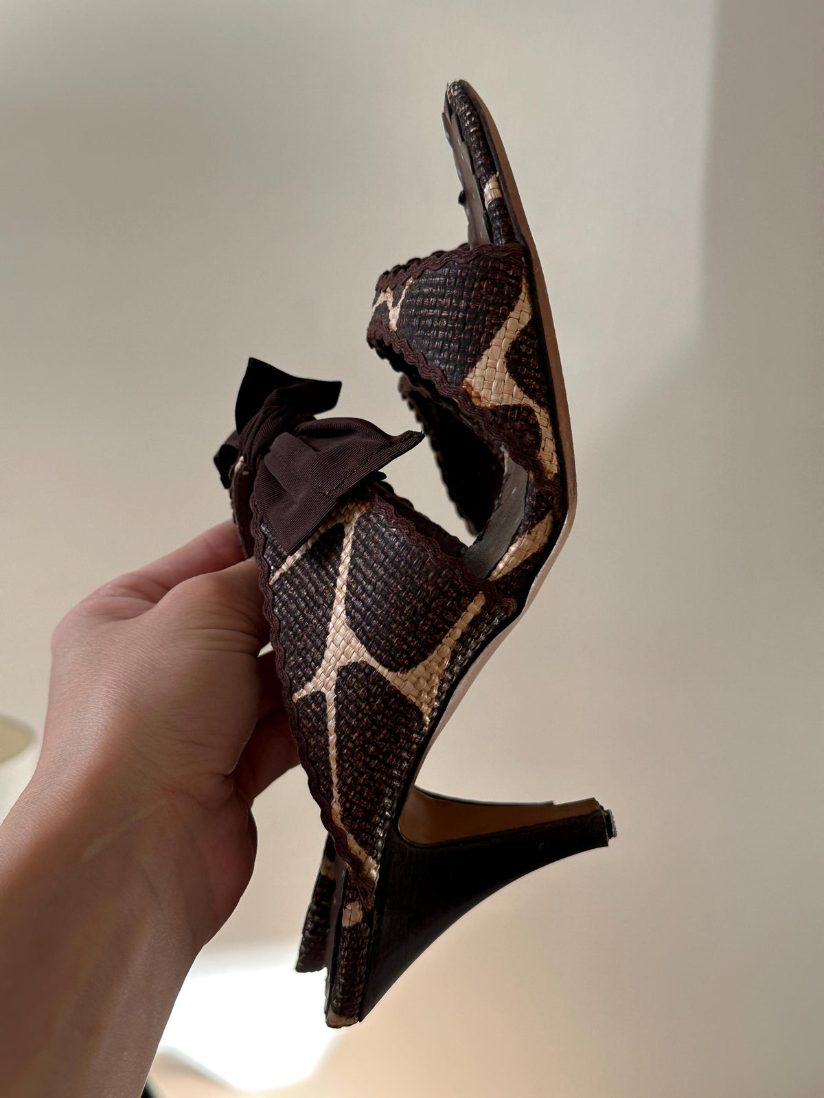Vintage Moschino Cheap & Chic Woven Bow Kitty Heels in Brown I US 6