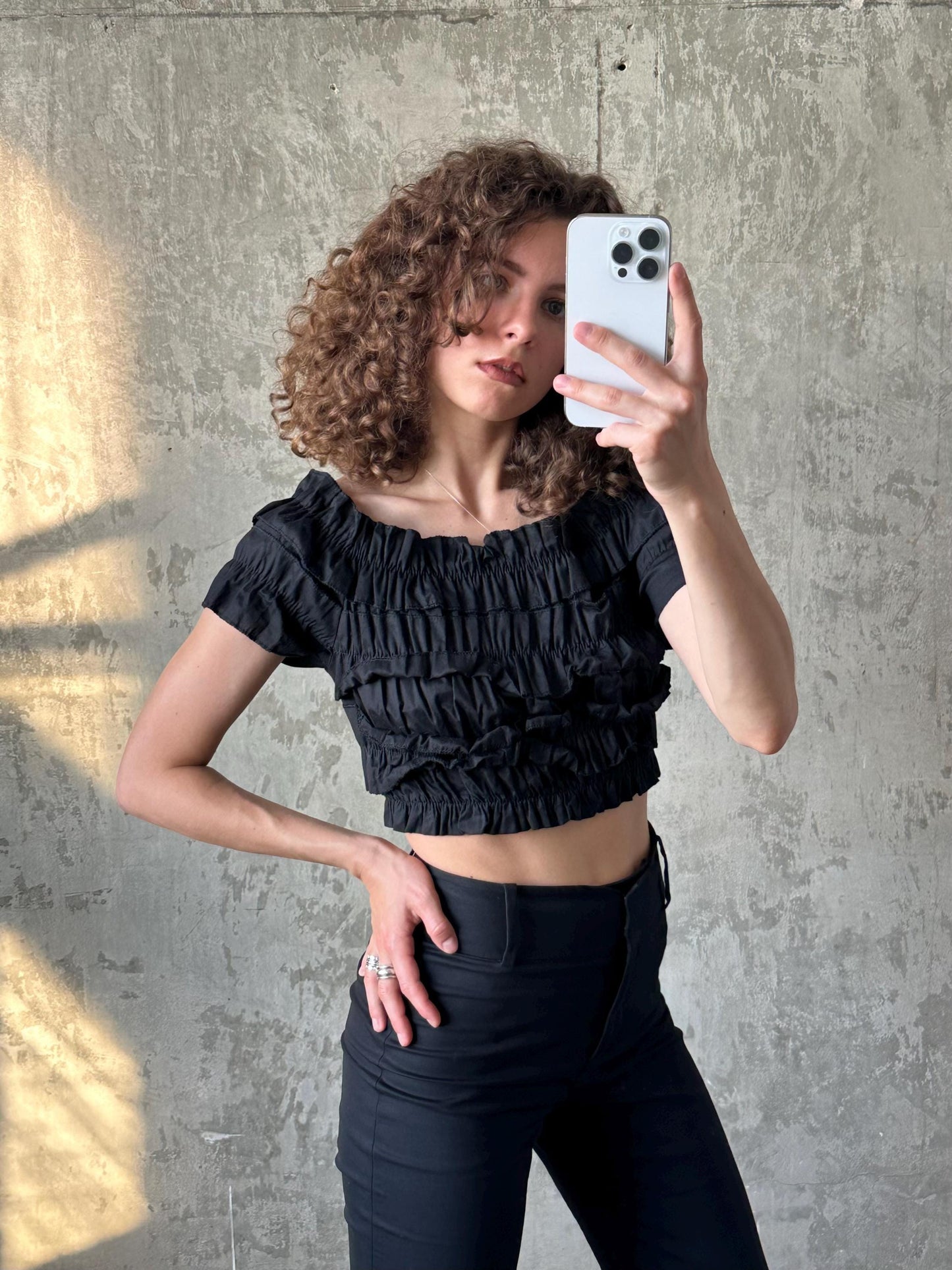 Vintage 80s ruffled women cropped top in black