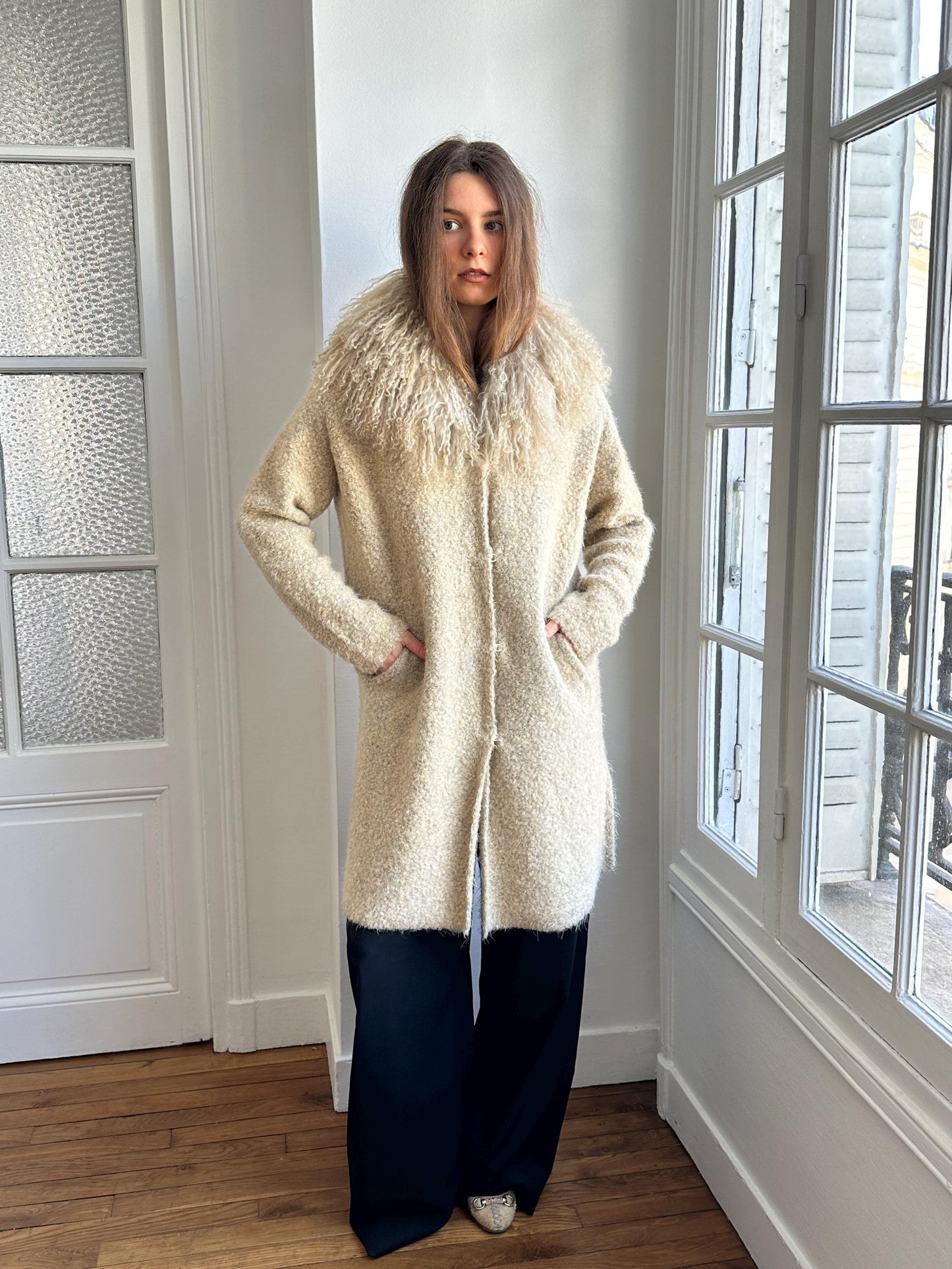 Vintage 90s Wool Coat with Voluminous Lamb Fur Collar in Beige