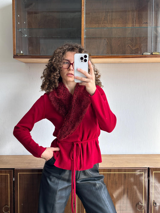 Vintage women slim-fit belted red cardigan with fur collar