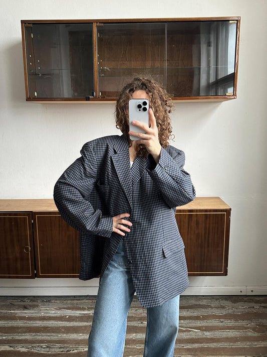 Vintage 90s oversized blazer in blue with a white checkered pattern
