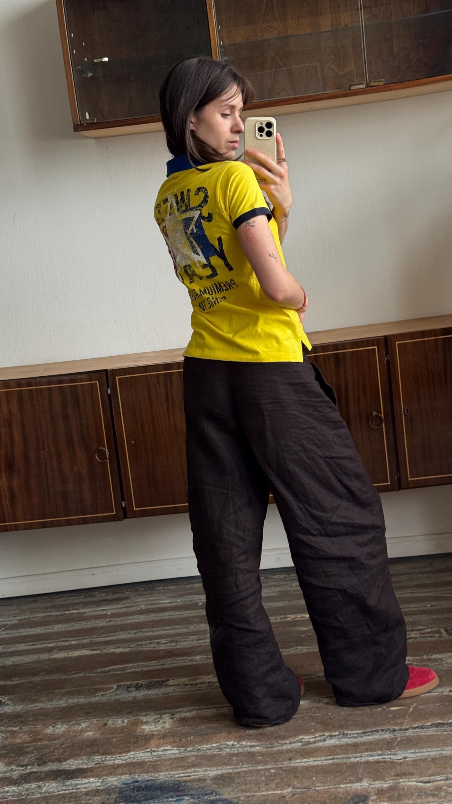 Vintage t-shirt in bright yellow with logo