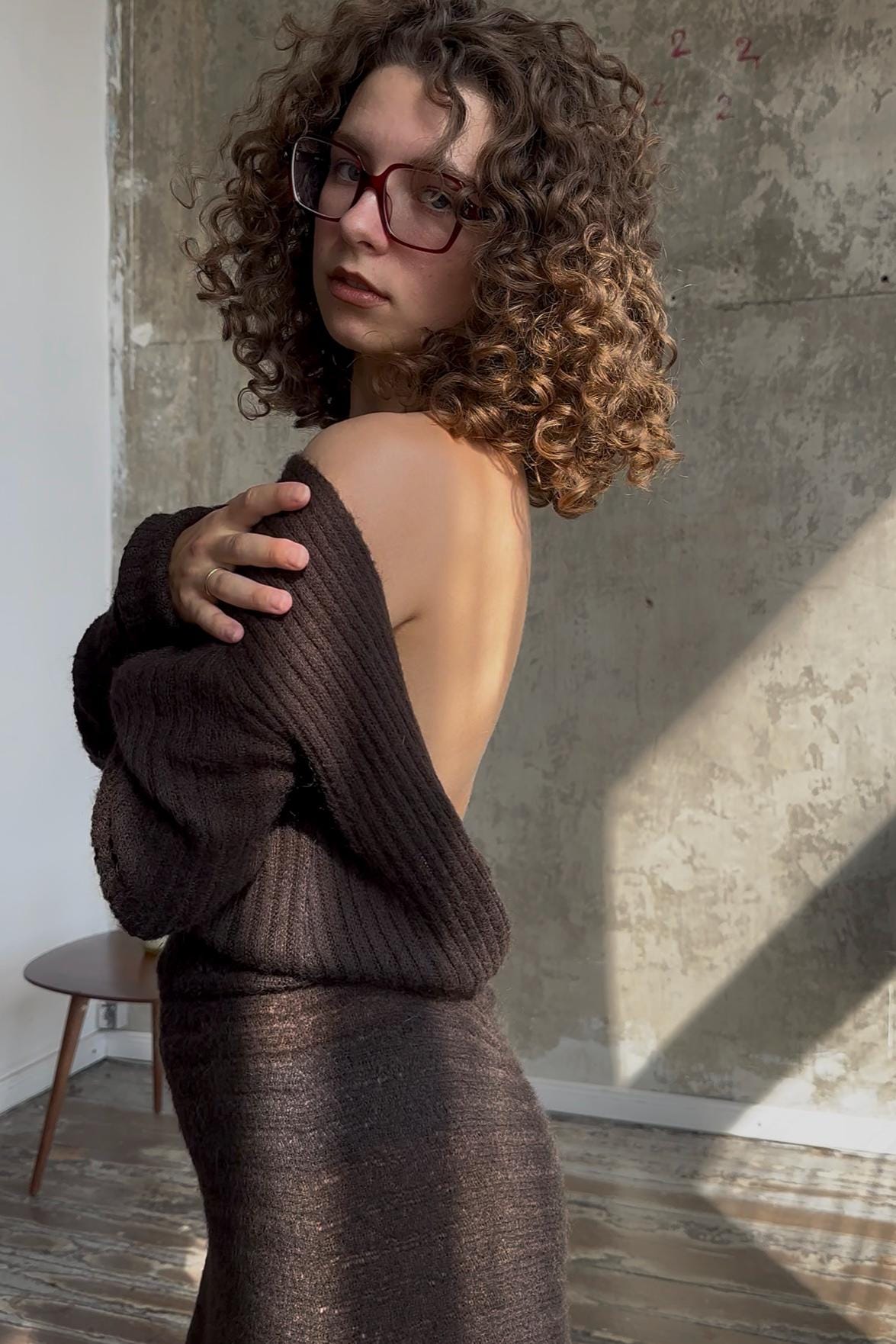 Vintage structured open back knitted dress in brown