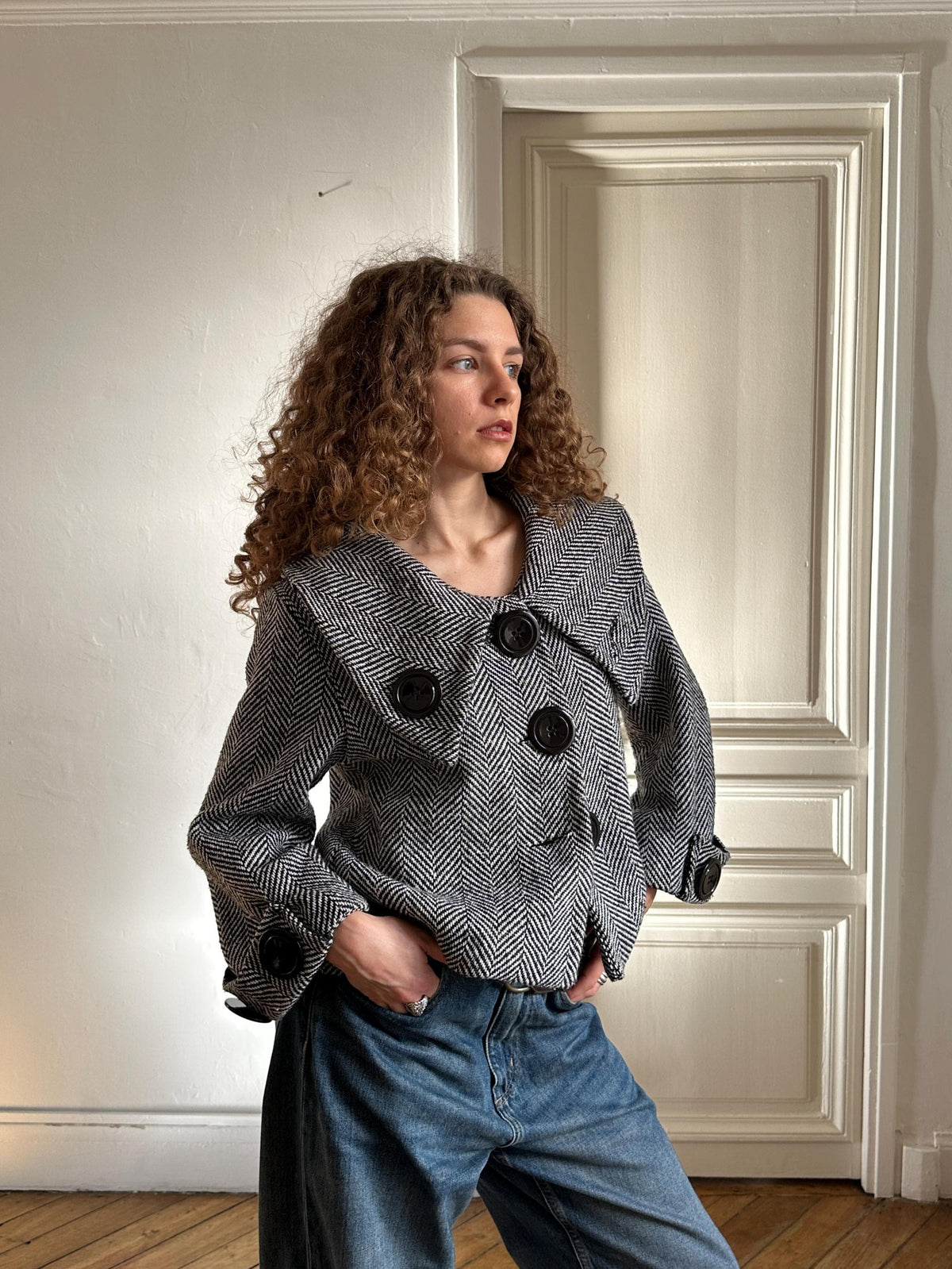 Vintage Cropped Coat with Large Collar in Black and White