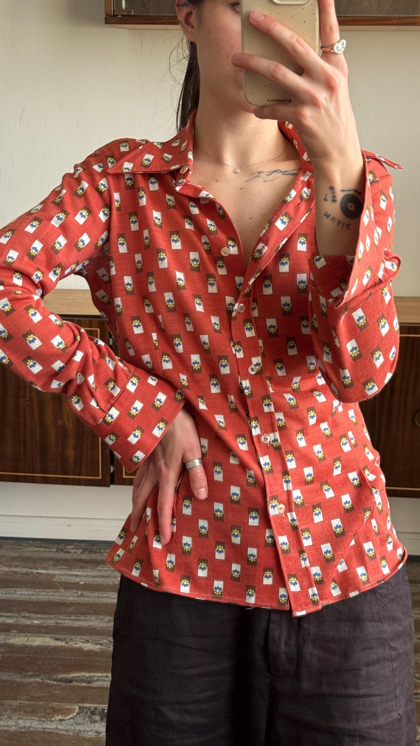 Vintage 90s patterned long sleeve blouse in red