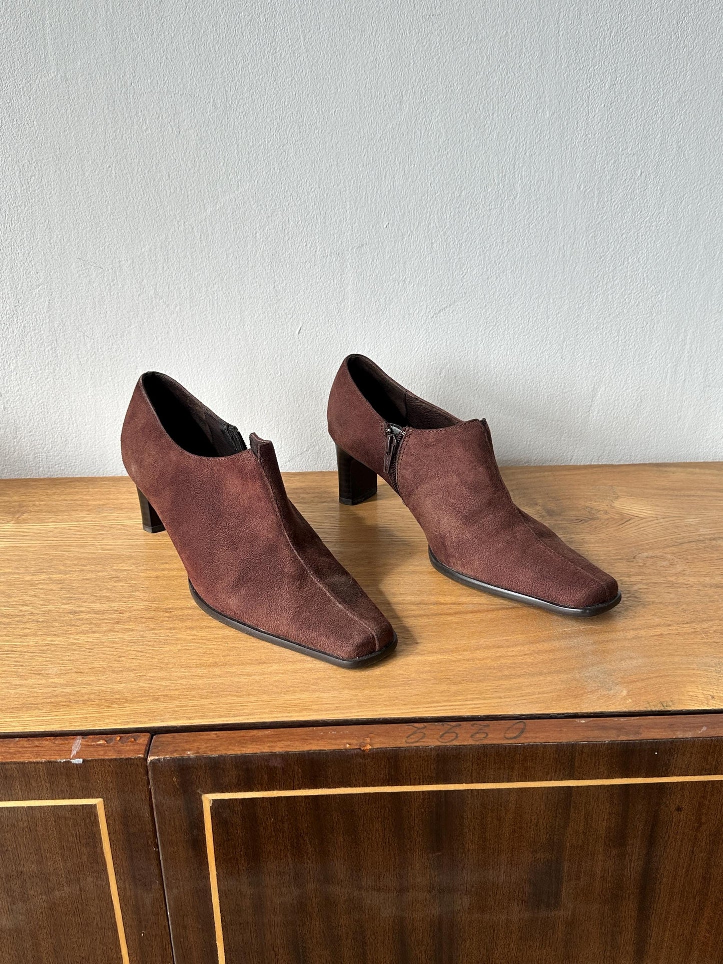 Vintage Brown Suede Ankle Boots | Pointed Toe Heeled Booties | US 8