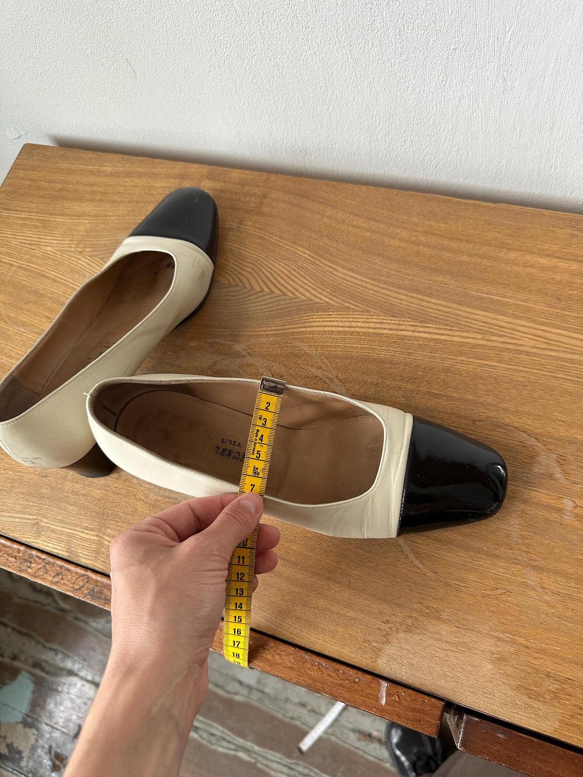 Vintage Cream Black Pumps Patent Cap Toe