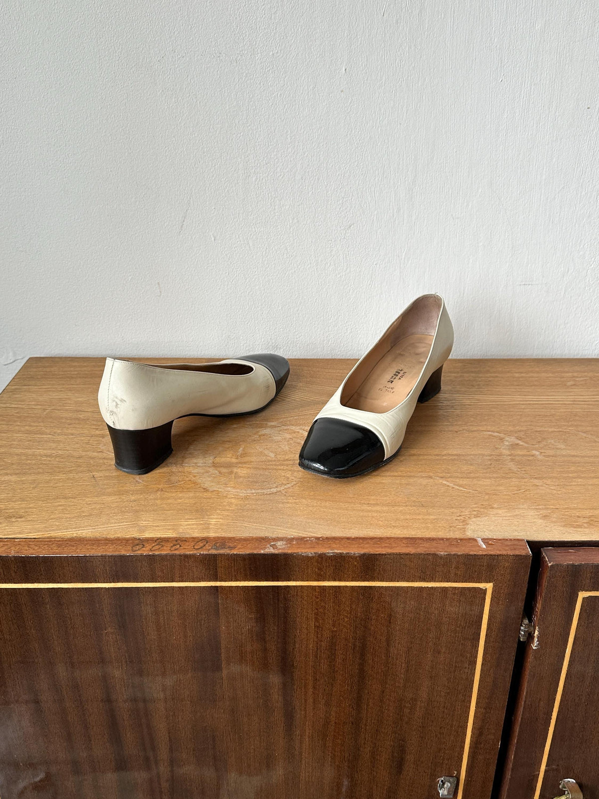 Vintage Cream Black Pumps Patent Cap Toe