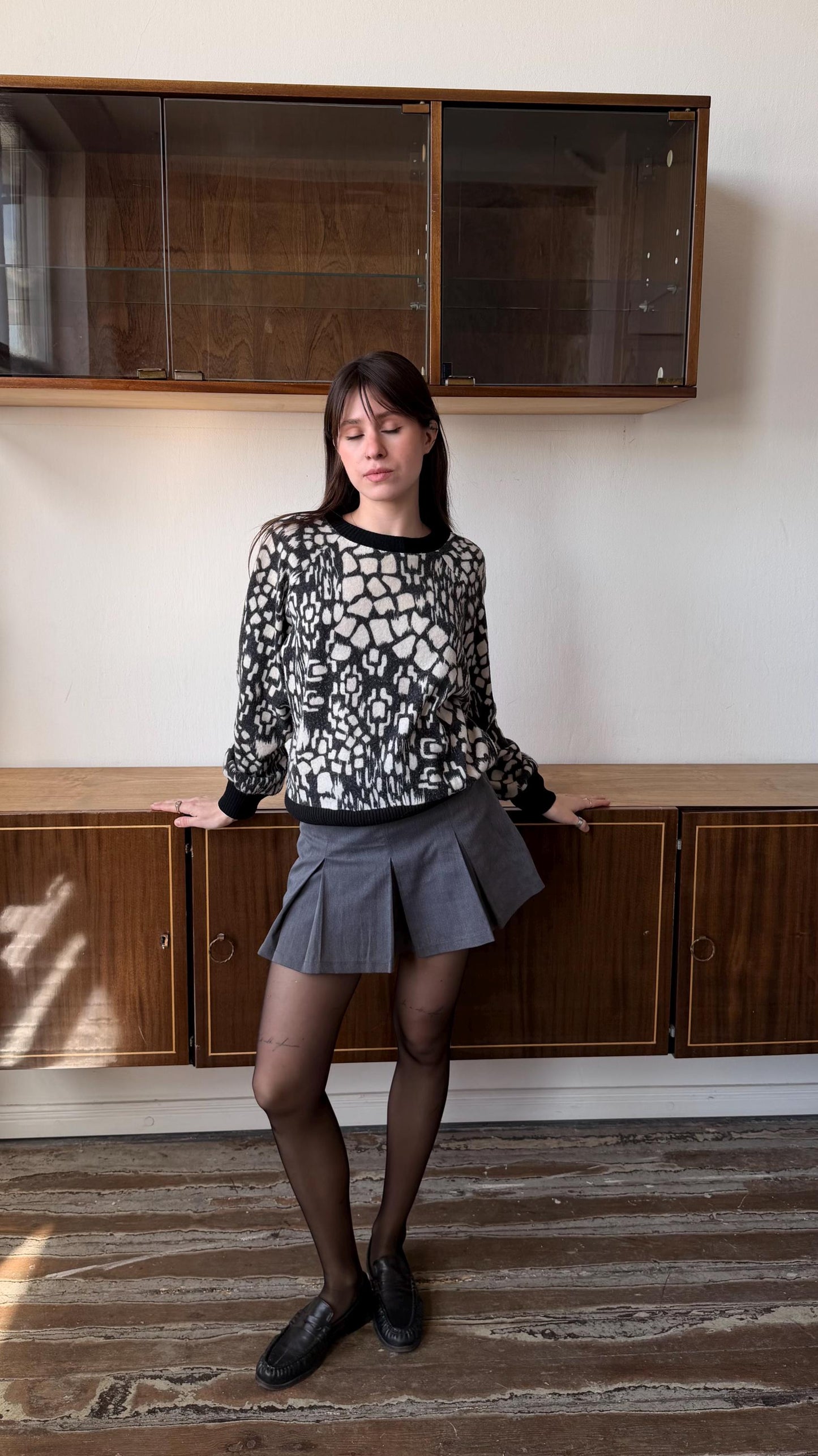 Vintage 90s Abstract Knit Sweater in Black and White