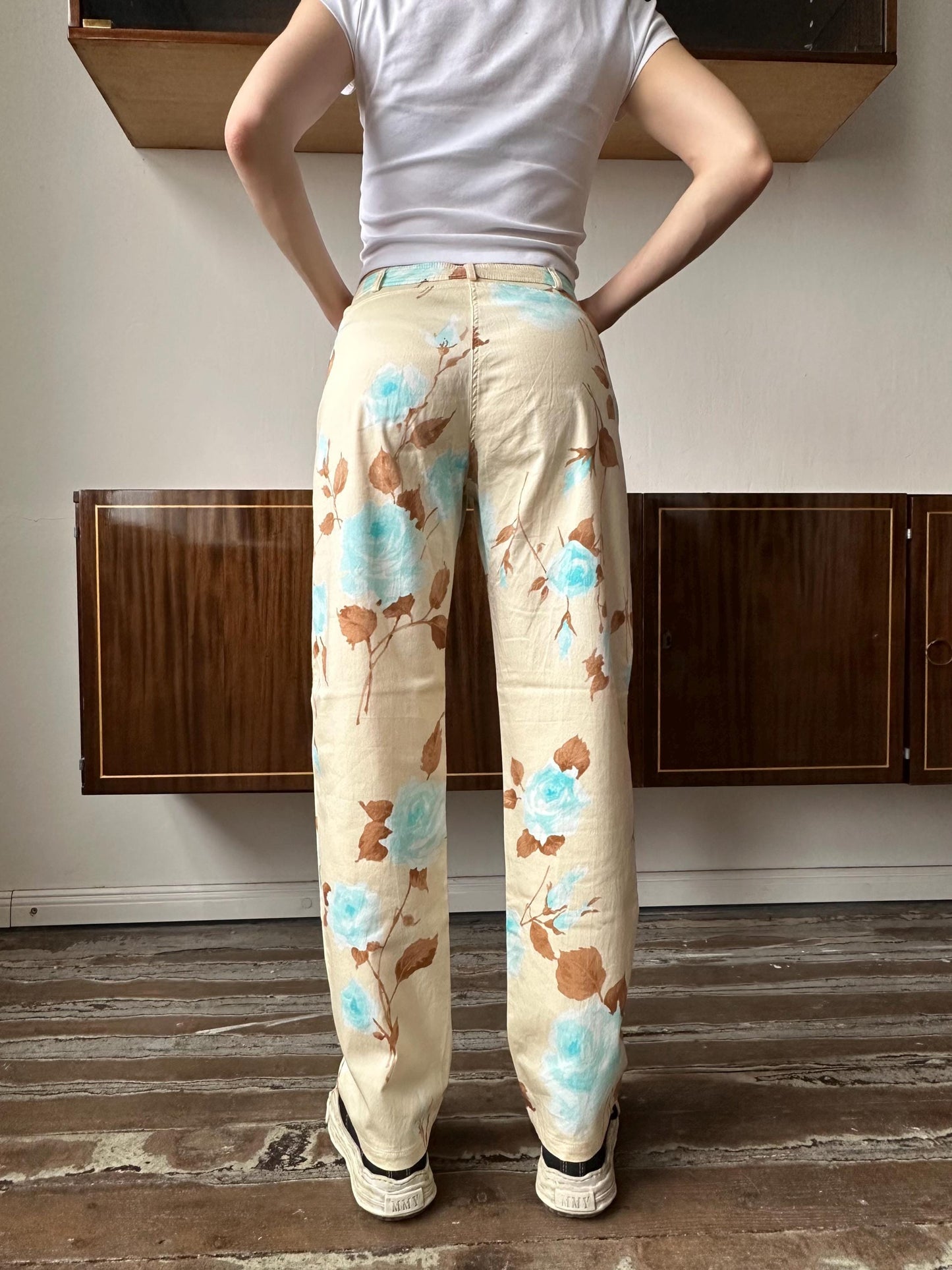 Vintage y2k high rise floral jeans in beige