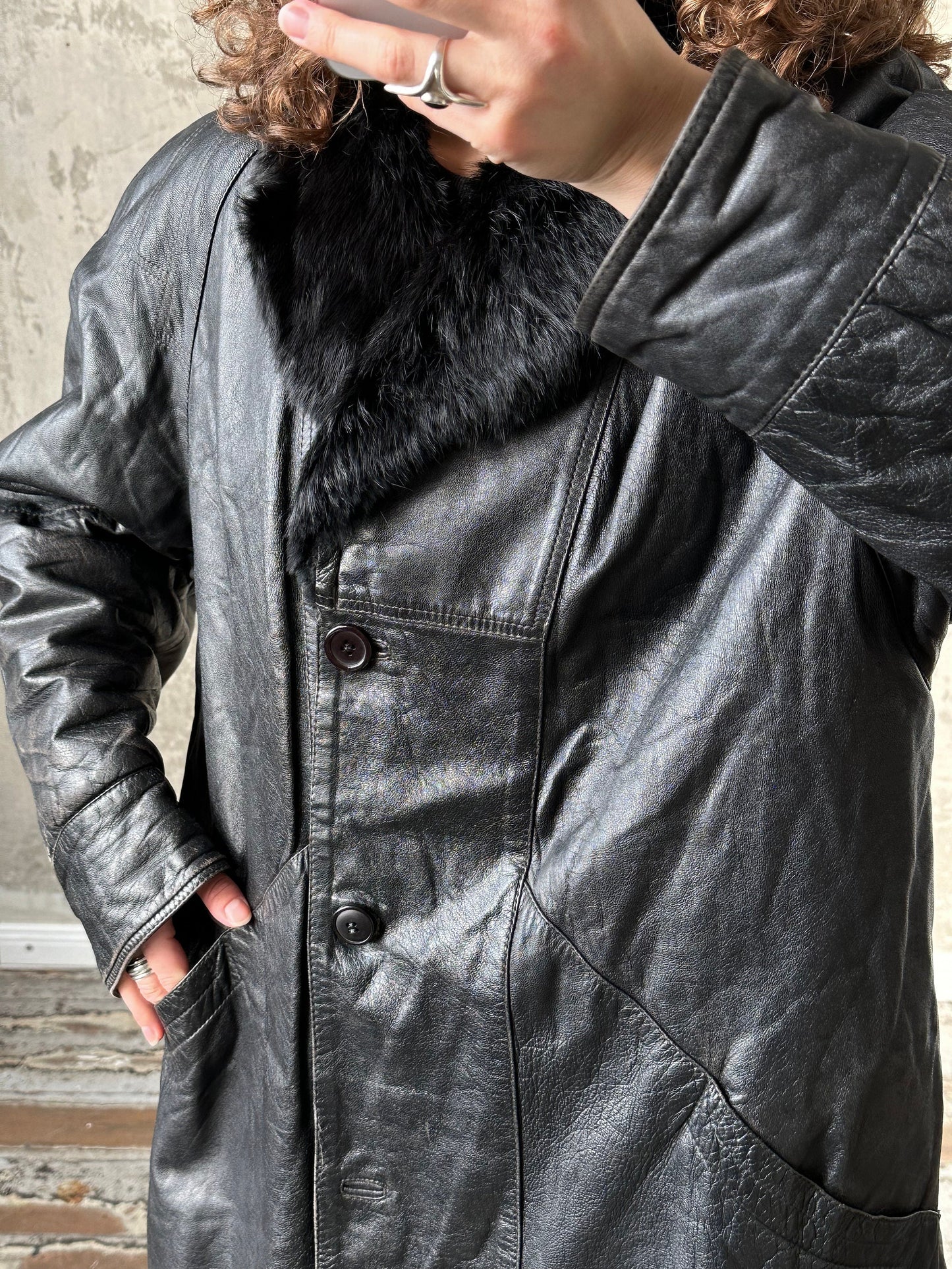 Vintage 90s black leather jacket with fur collar