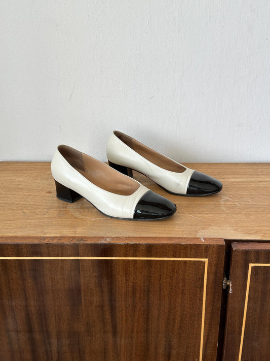 Vintage Cream Black Pumps Patent Cap Toe