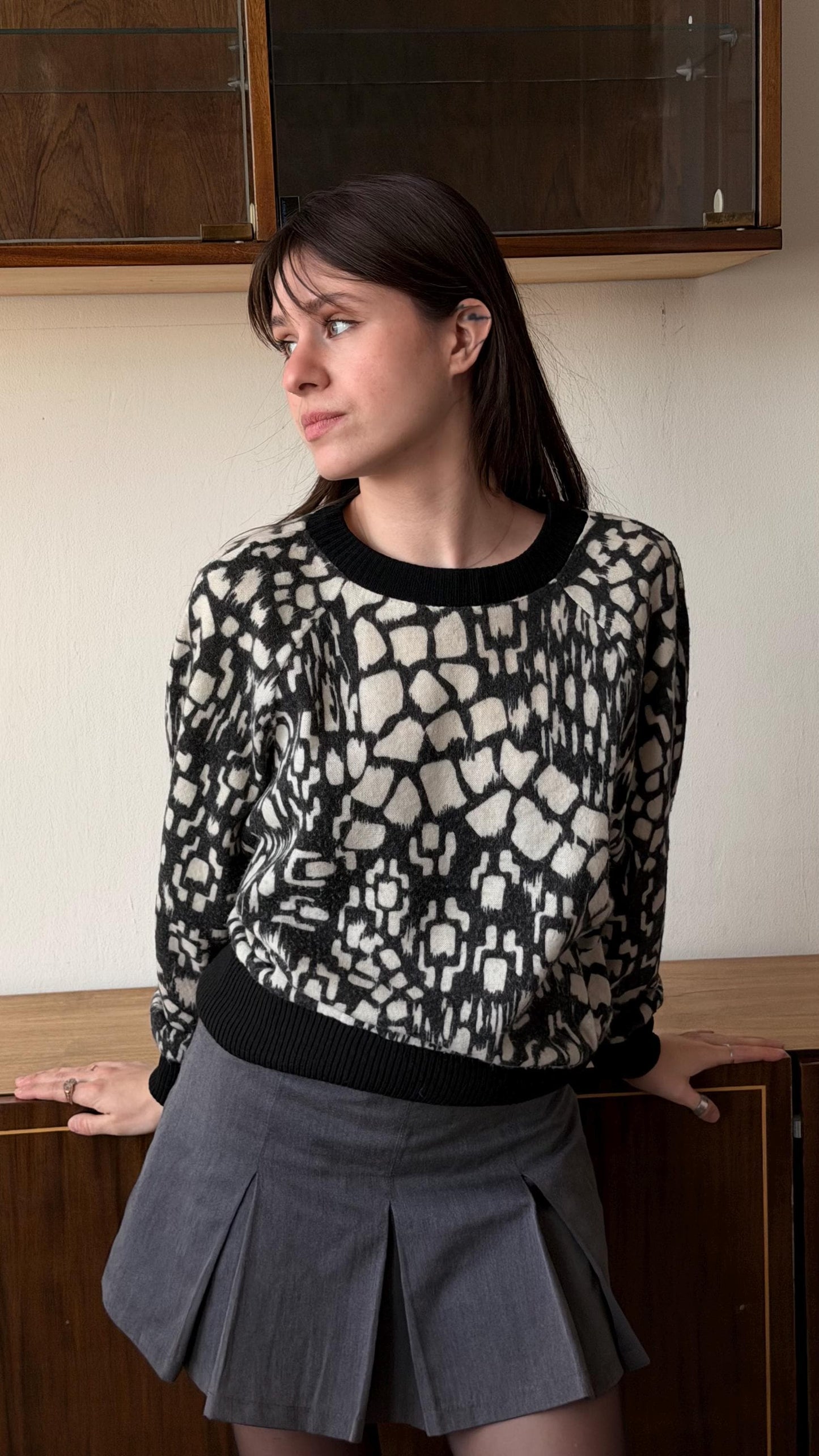Vintage 90s Abstract Knit Sweater in Black and White