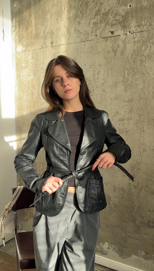 Vintage 90s leather jacket in black with belt