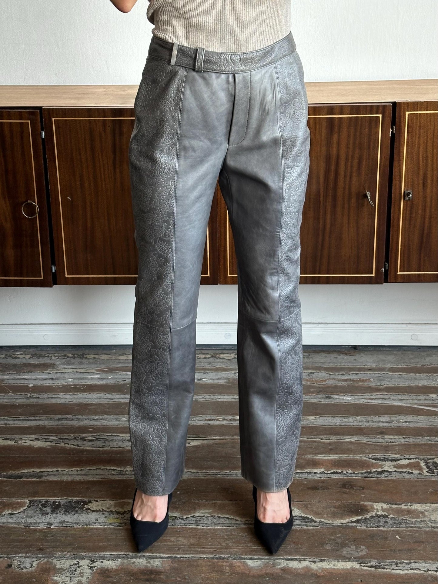 Vintage 90s leather trousers in grey