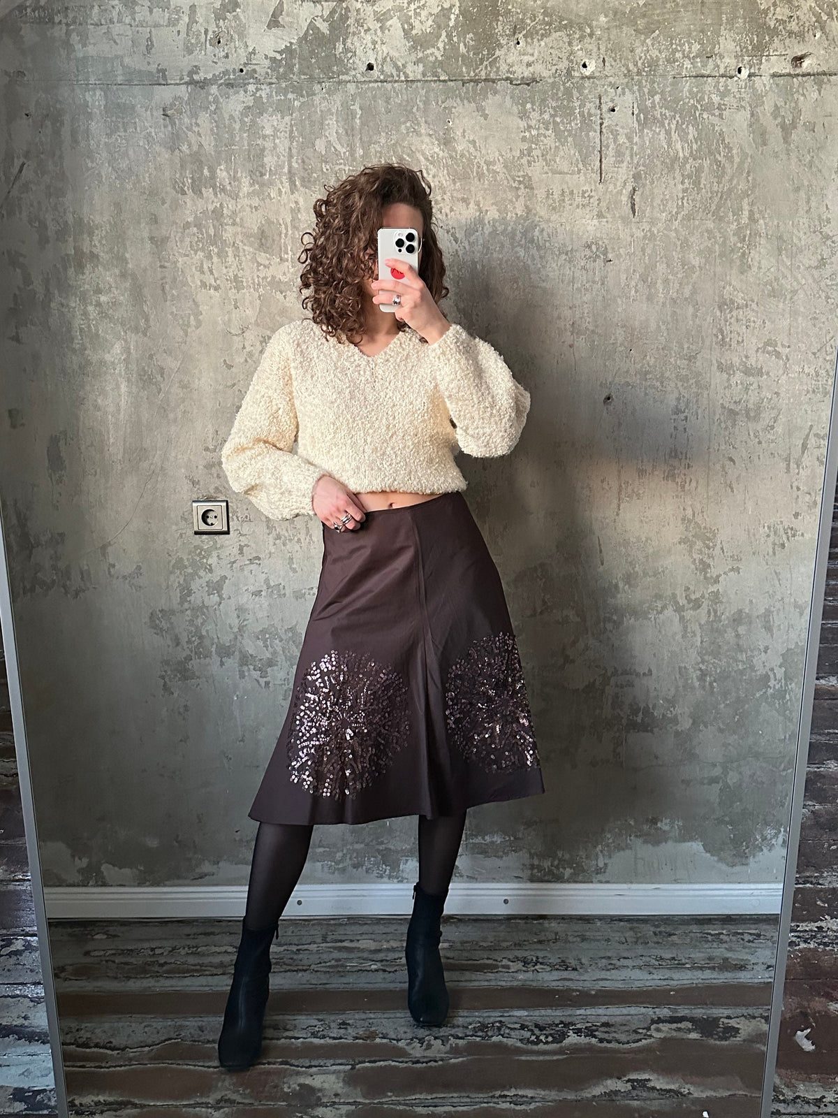 Vintage y2k shiny satin skirt in brown, midi office look skirt