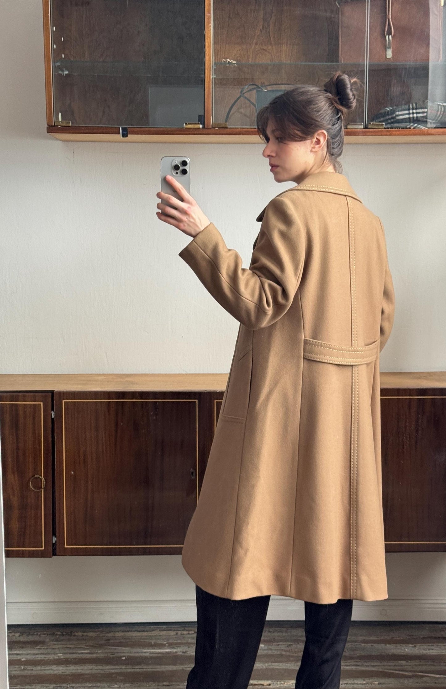 Vintage 60s Women's Wool Coat In Beige