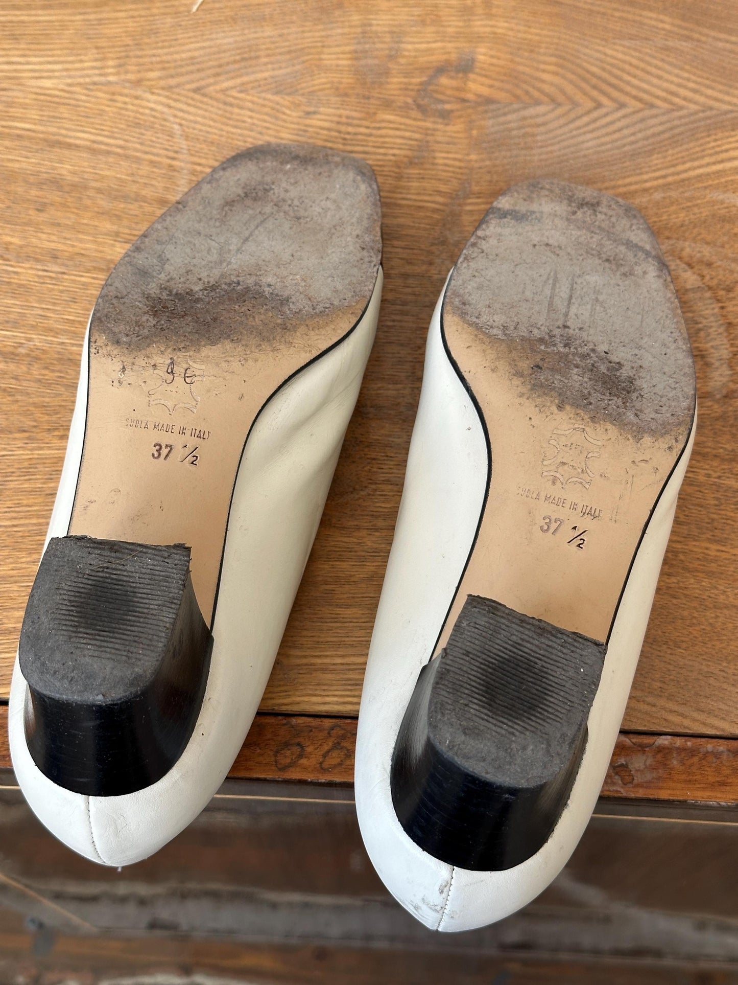 Vintage Cream Black Pumps Patent Cap Toe