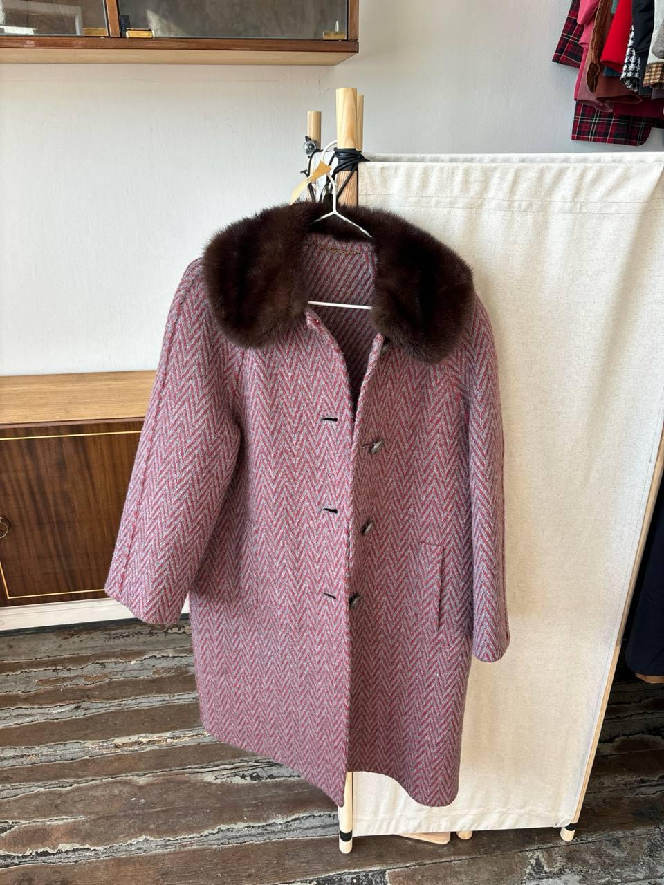 Vintage 60s–70s dusty rose wool herringbone coat