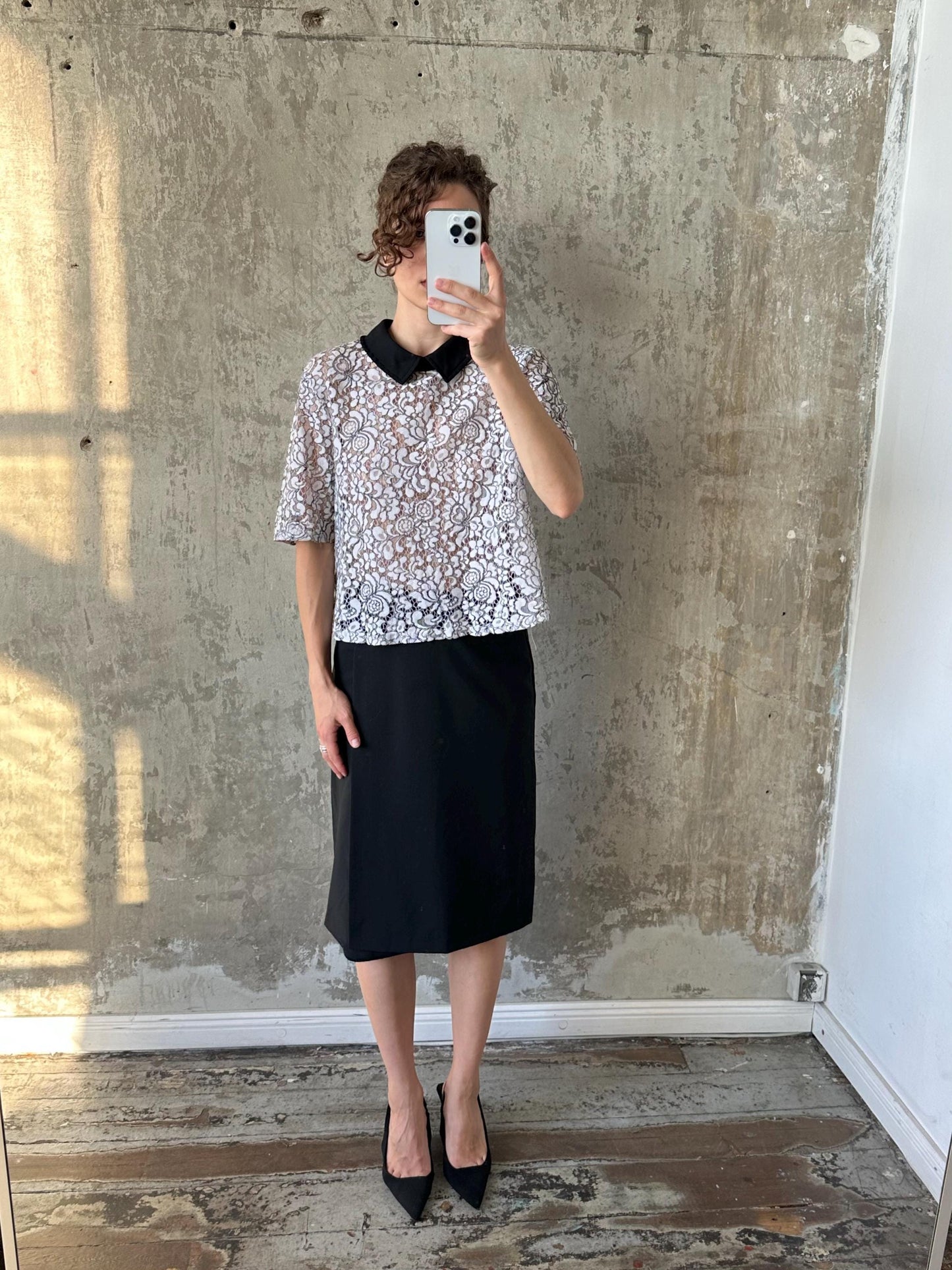 Vintage short-sleeved sheer top in black and white