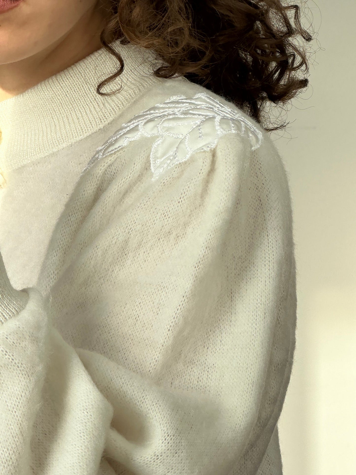 Vintage 90s White Sweater, Unisex XS-M, Made in Italy, Acrylic, Padded, Detailed Decor, Perfect Condition