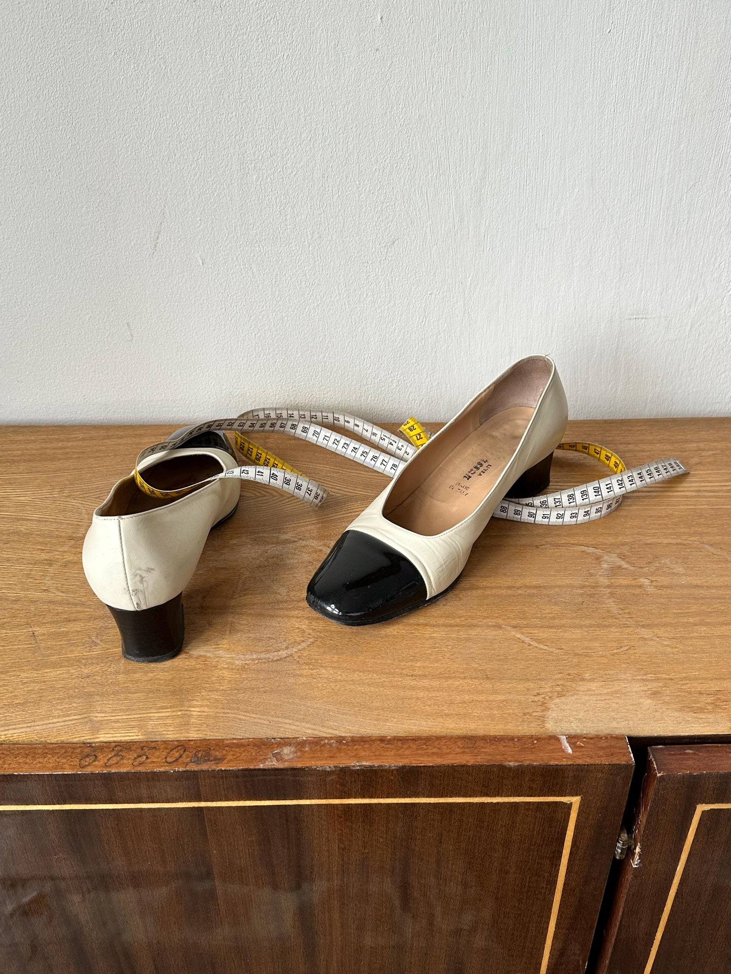 Vintage Cream Black Pumps Patent Cap Toe