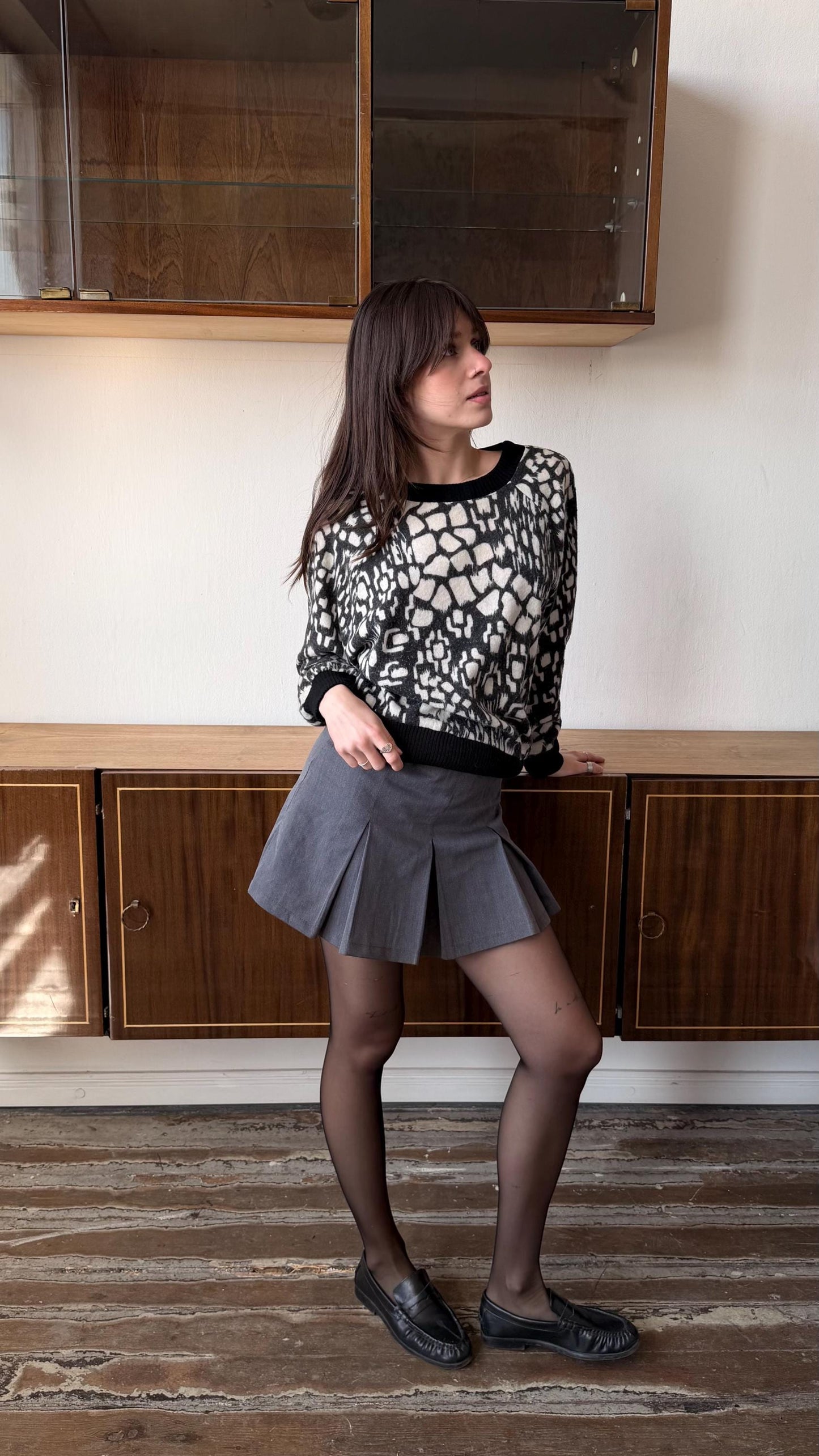 Vintage 90s Abstract Knit Sweater in Black and White