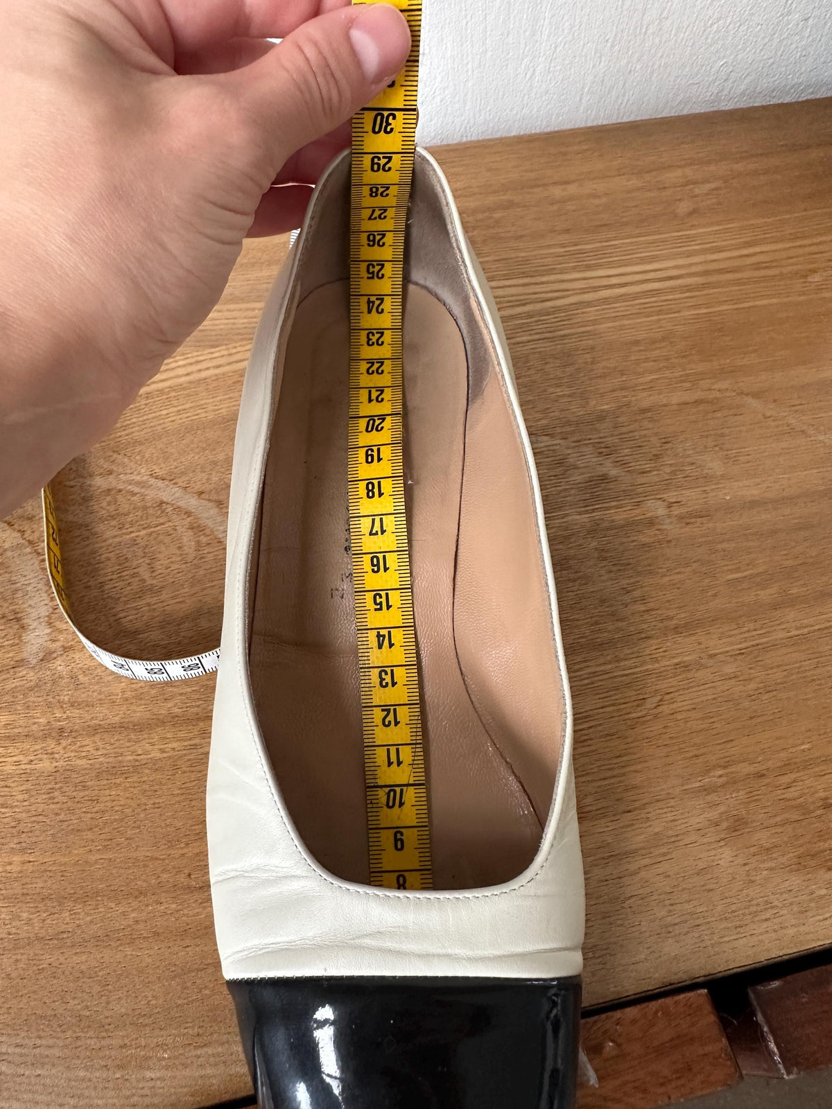 Vintage Cream Black Pumps Patent Cap Toe