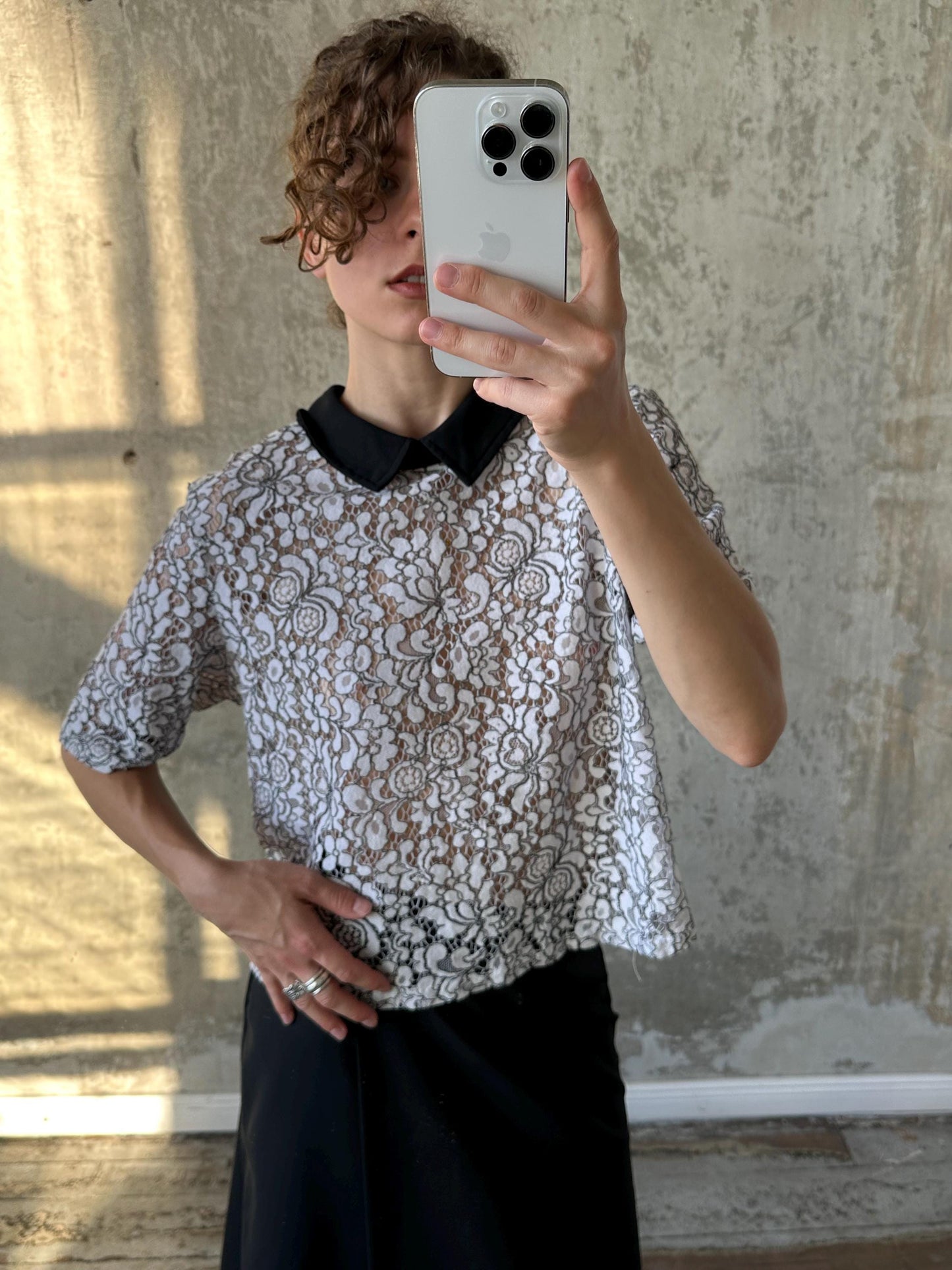 Vintage short-sleeved sheer top in black and white