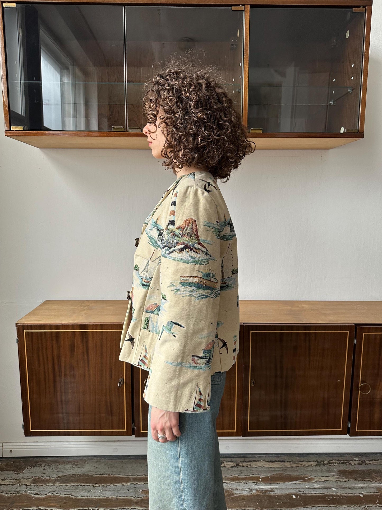 Vintage tapestry blazer in white with peaceful seascape