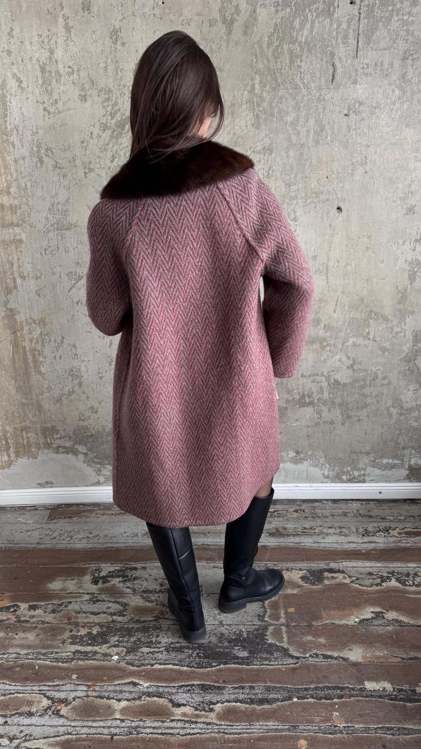 Vintage 60s–70s dusty rose wool herringbone coat