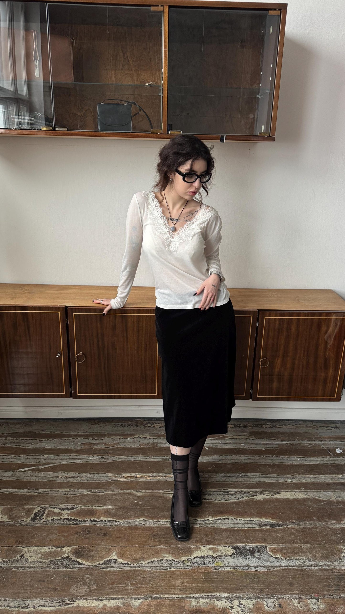 Vintage Velvet Pencil Midi Skirt in Black