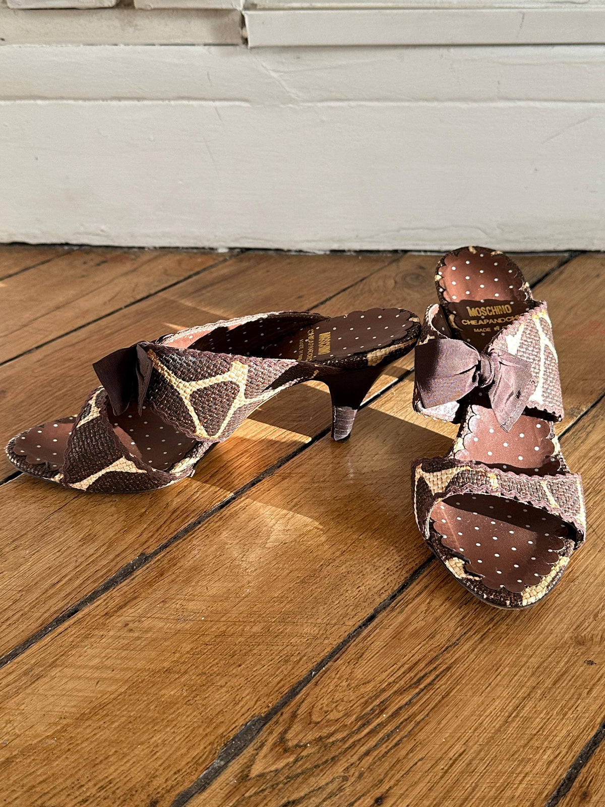 Vintage Moschino Cheap & Chic Woven Bow Kitty Heels in Brown I US 6