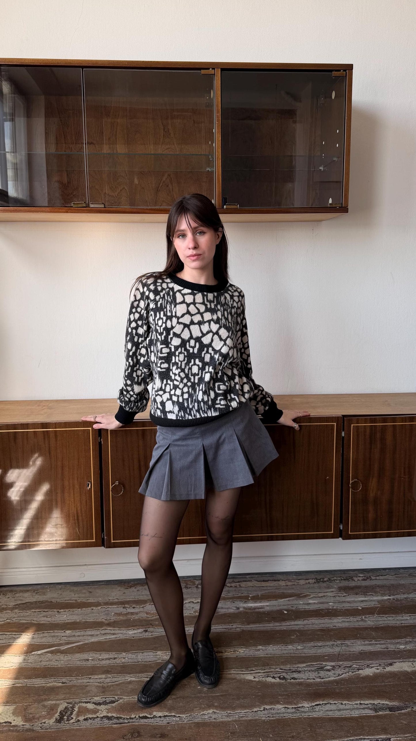 Vintage 90s Abstract Knit Sweater in Black and White