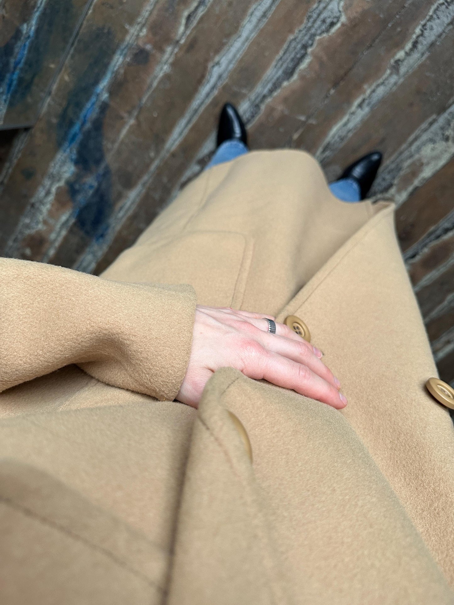 Vintage 80s Cute Midi Women Wool Coat In Beige with Accent Collar and Pockets
