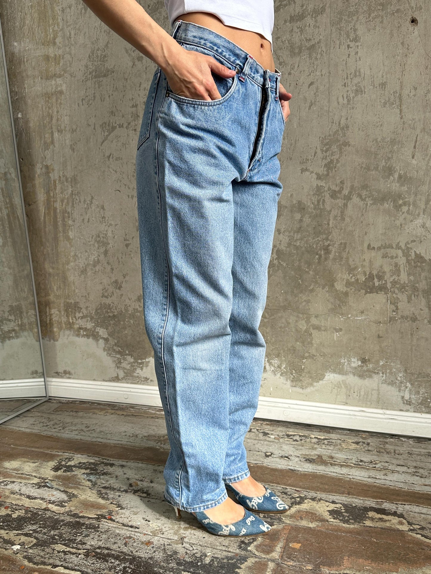 Vintage 90s Light Wash Straight Leg Jeans