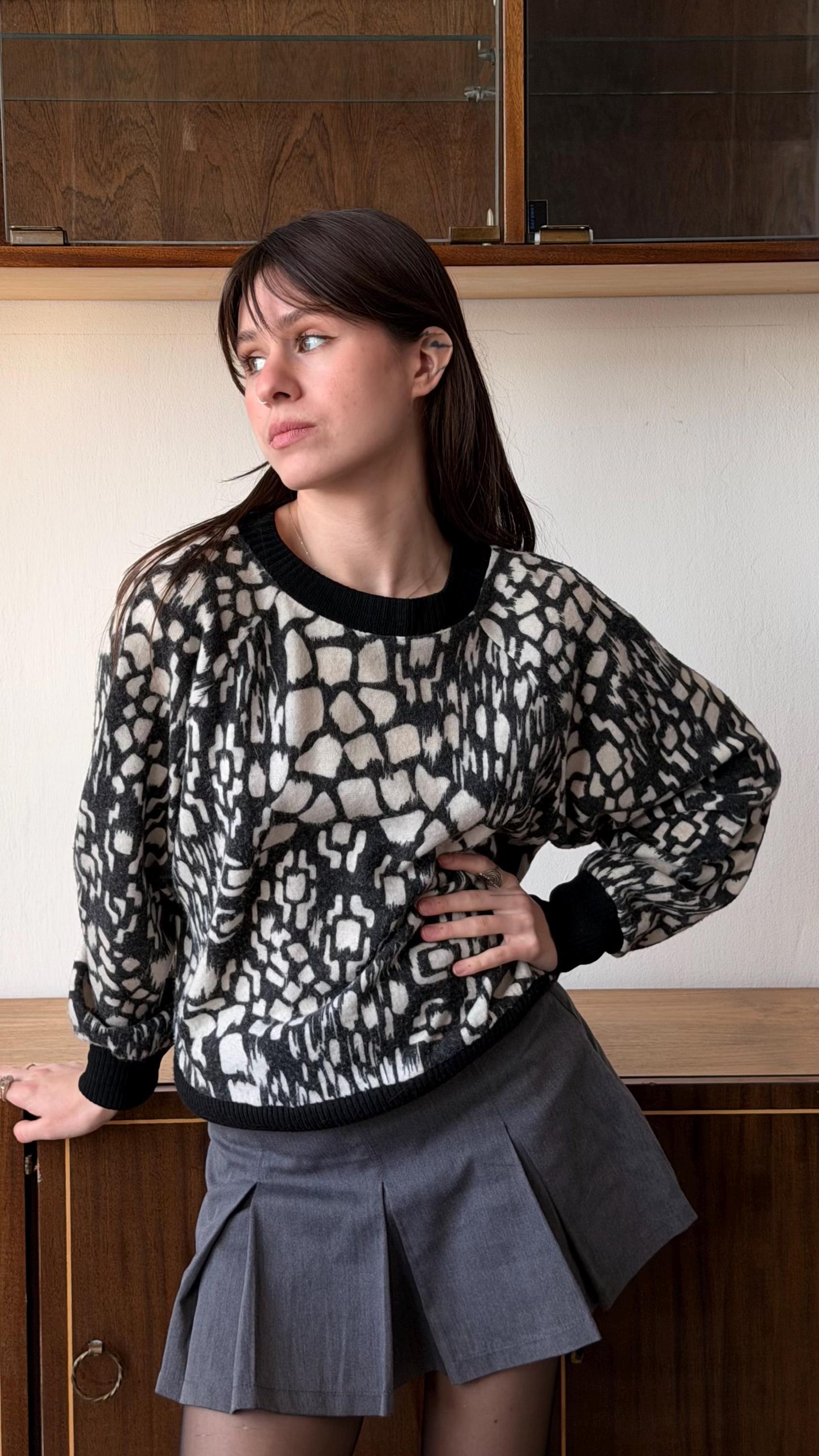 Vintage 90s Abstract Knit Sweater in Black and White