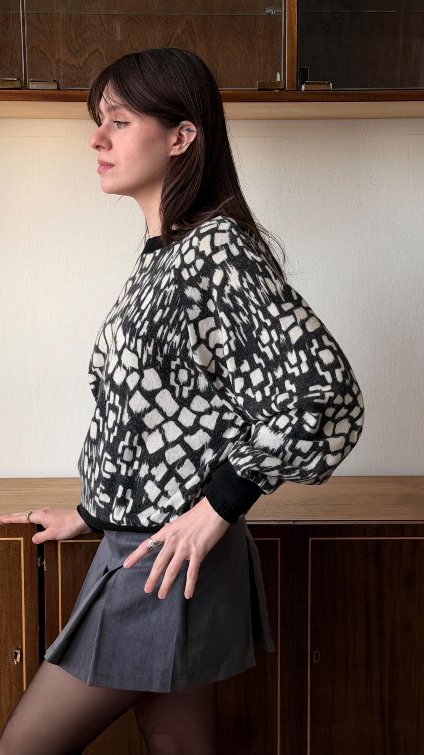 Vintage 90s Abstract Knit Sweater in Black and White