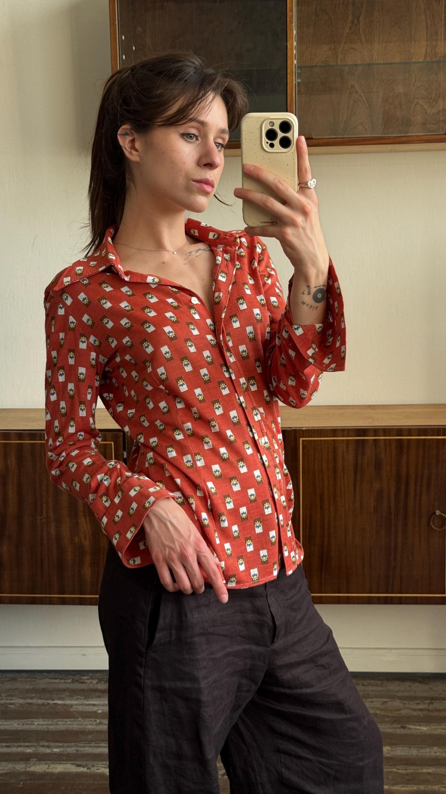Vintage 90s patterned long sleeve blouse in red