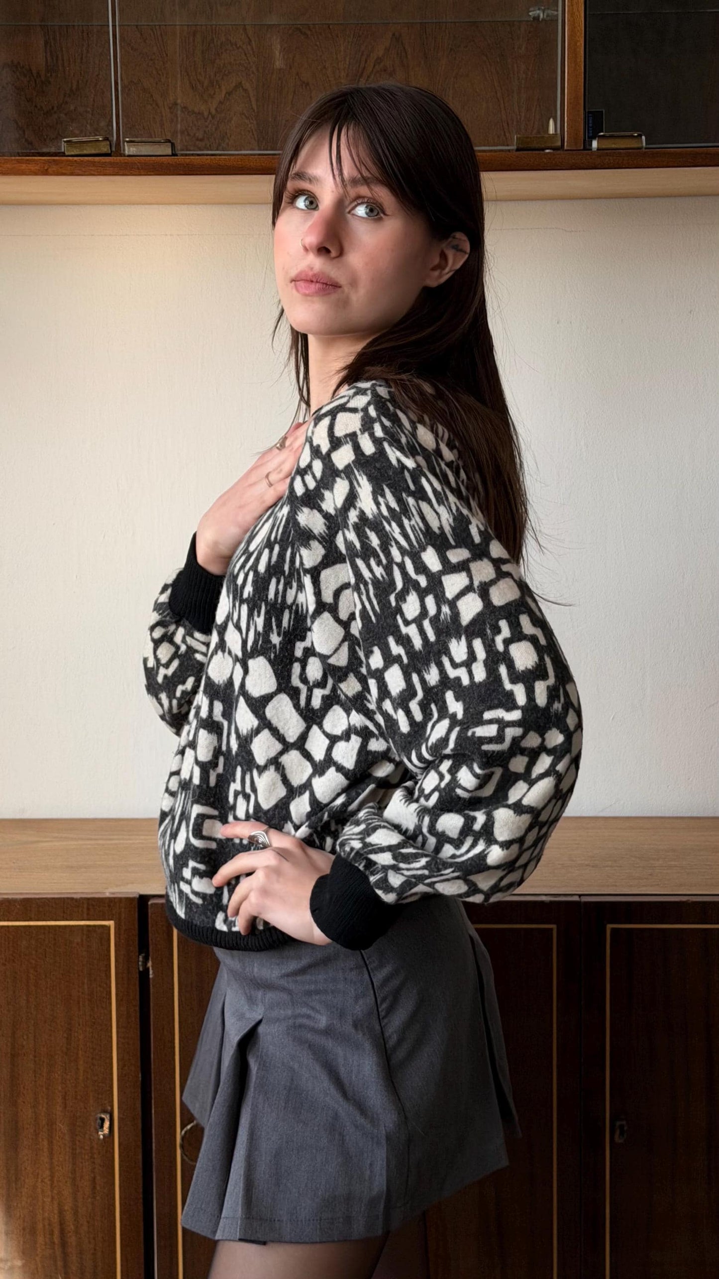 Vintage 90s Abstract Knit Sweater in Black and White