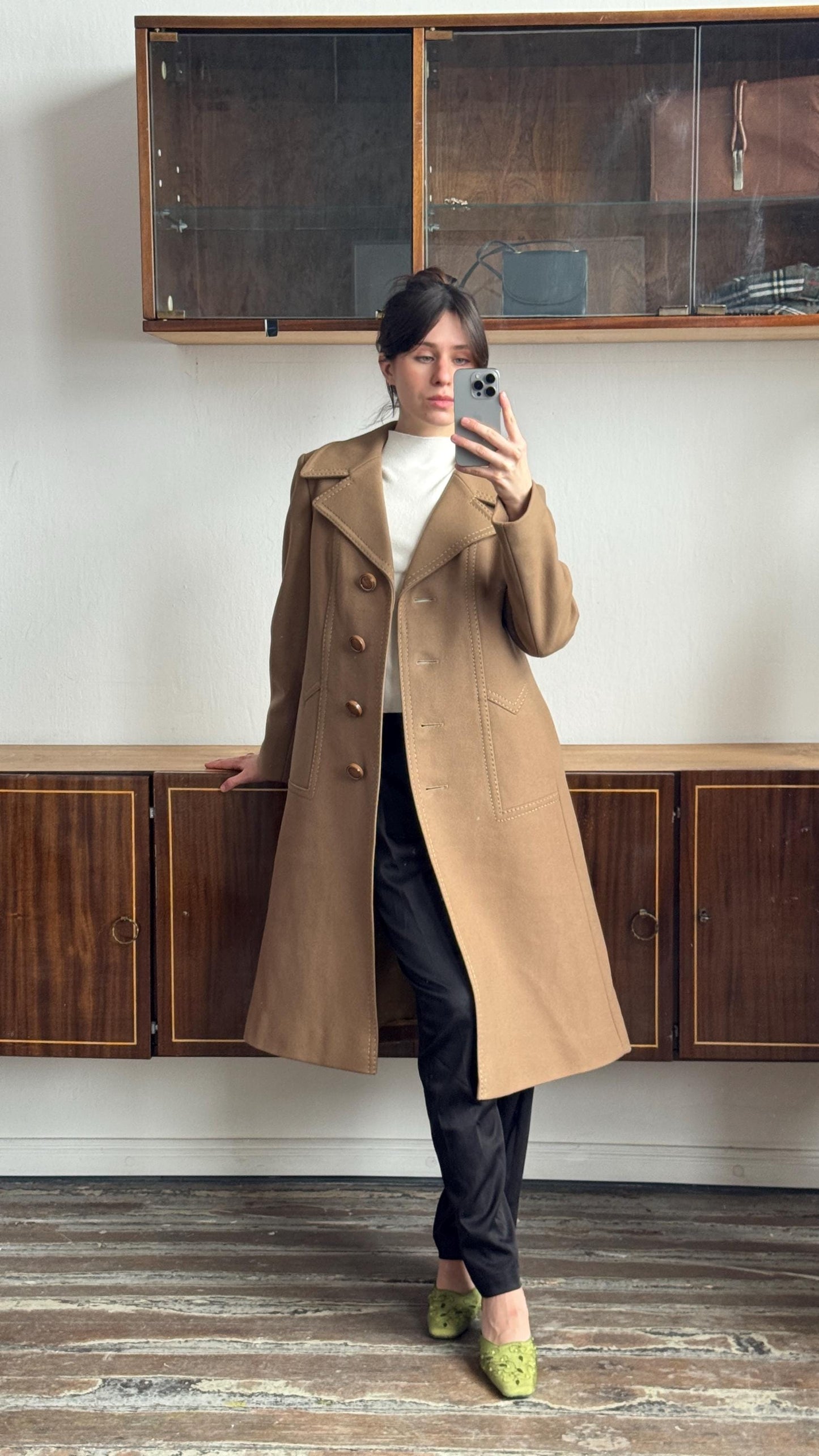 Vintage 60s Women's Wool Coat In Beige