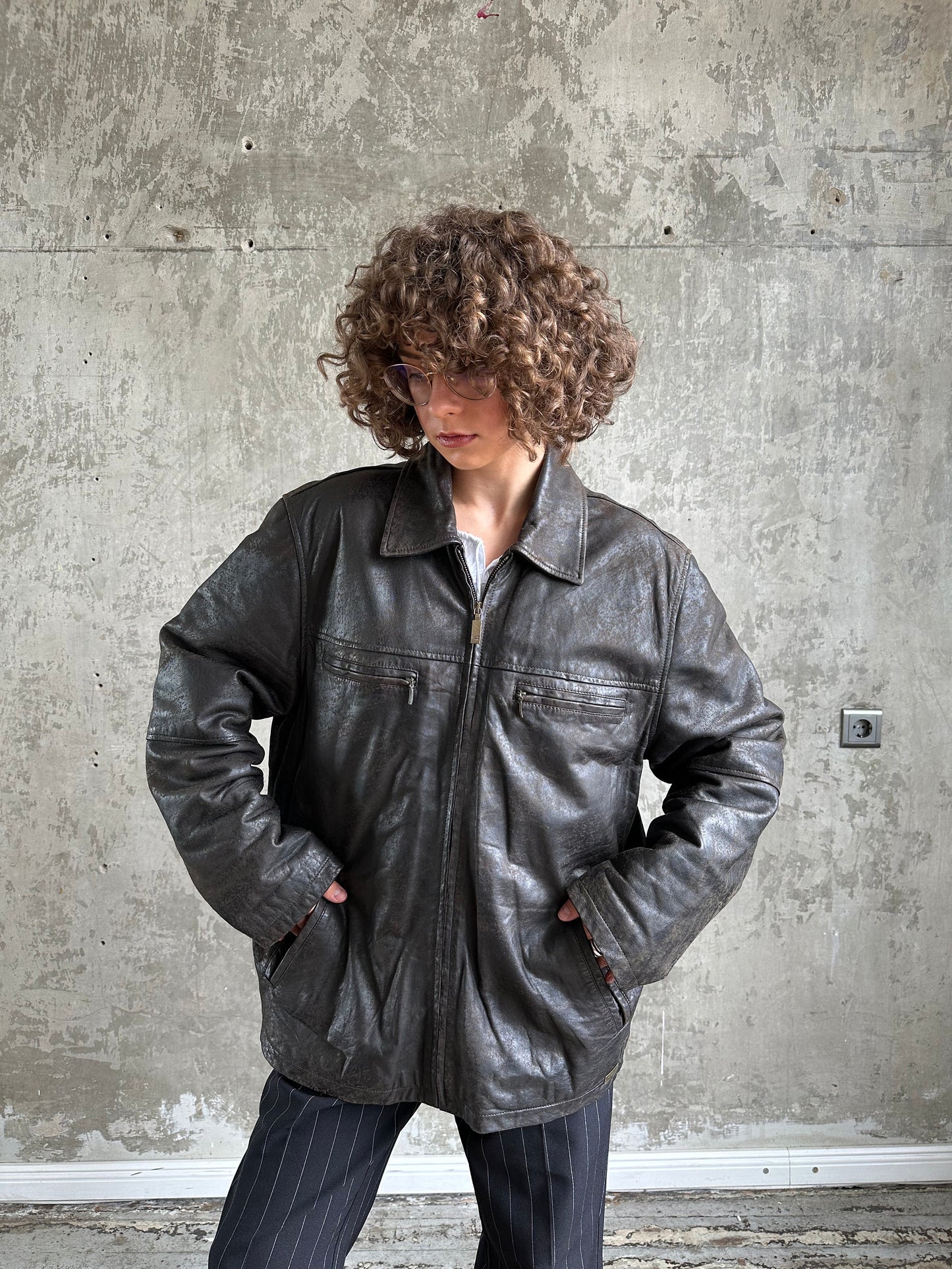Vintage 90s CAMEL ACTIVE distressed leather bomber jacket in brown