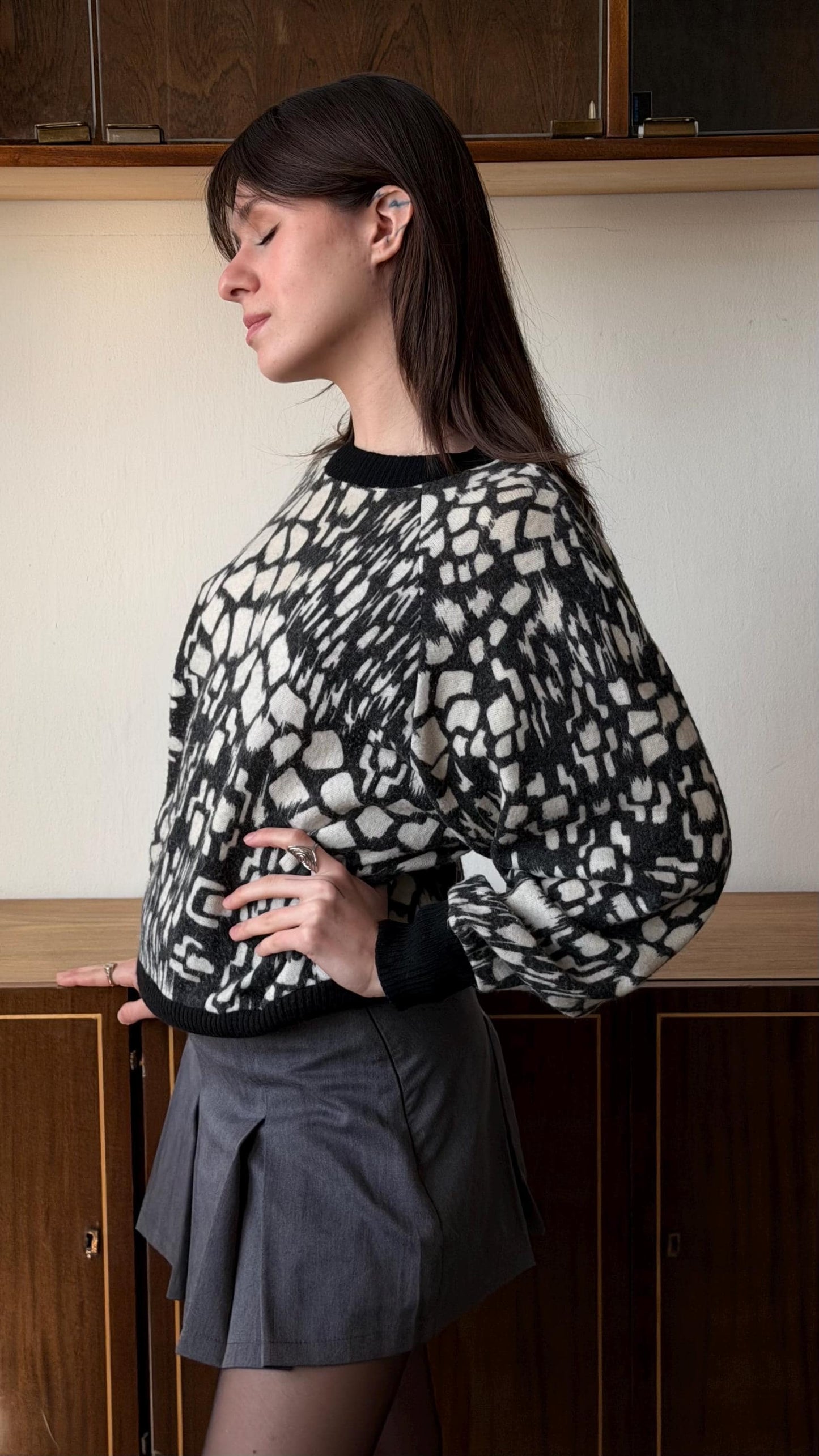 Vintage 90s Abstract Knit Sweater in Black and White