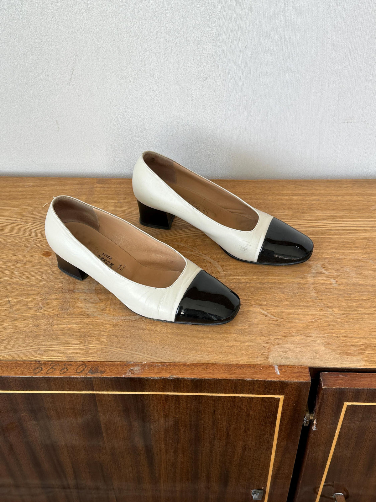 Vintage Cream Black Pumps Patent Cap Toe