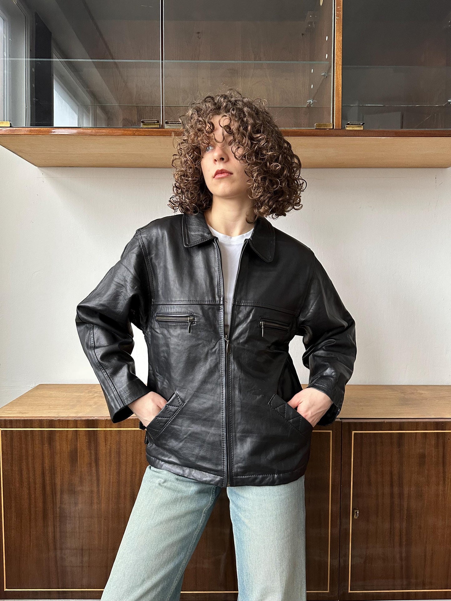 Vintage boxy leather bomber jacket in black