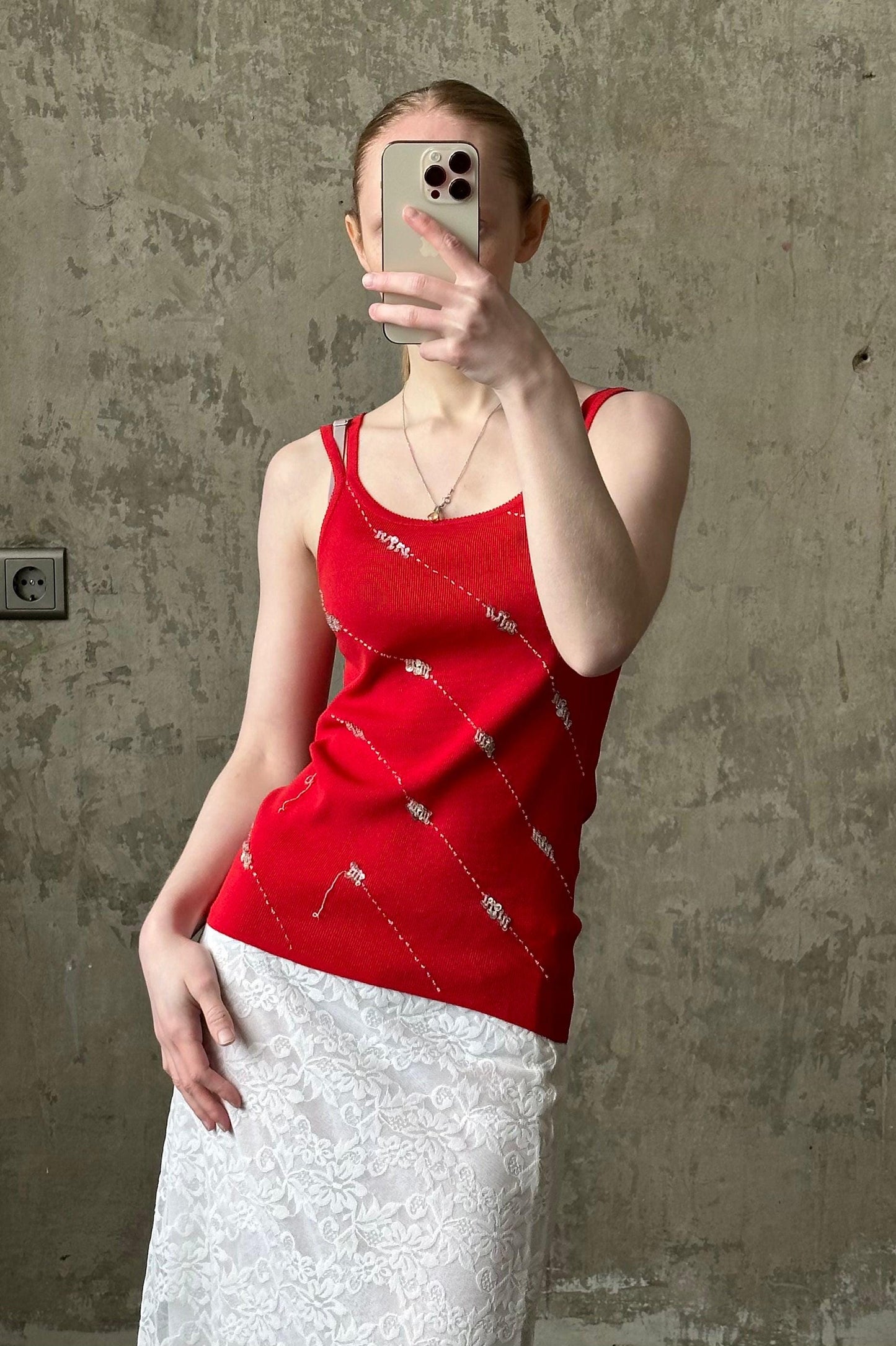 Vintage slim-fit long cotton tank top in red