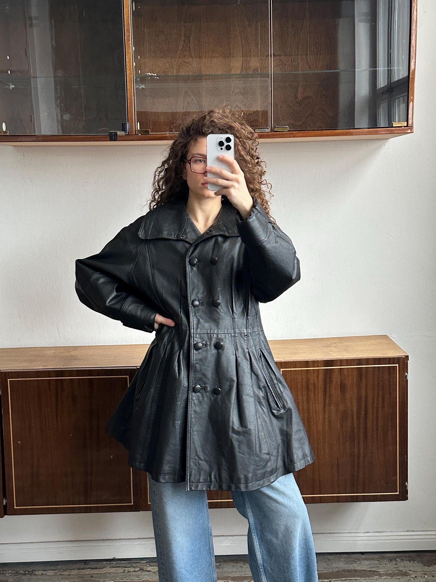 Vintage 90s leather structured coat in black