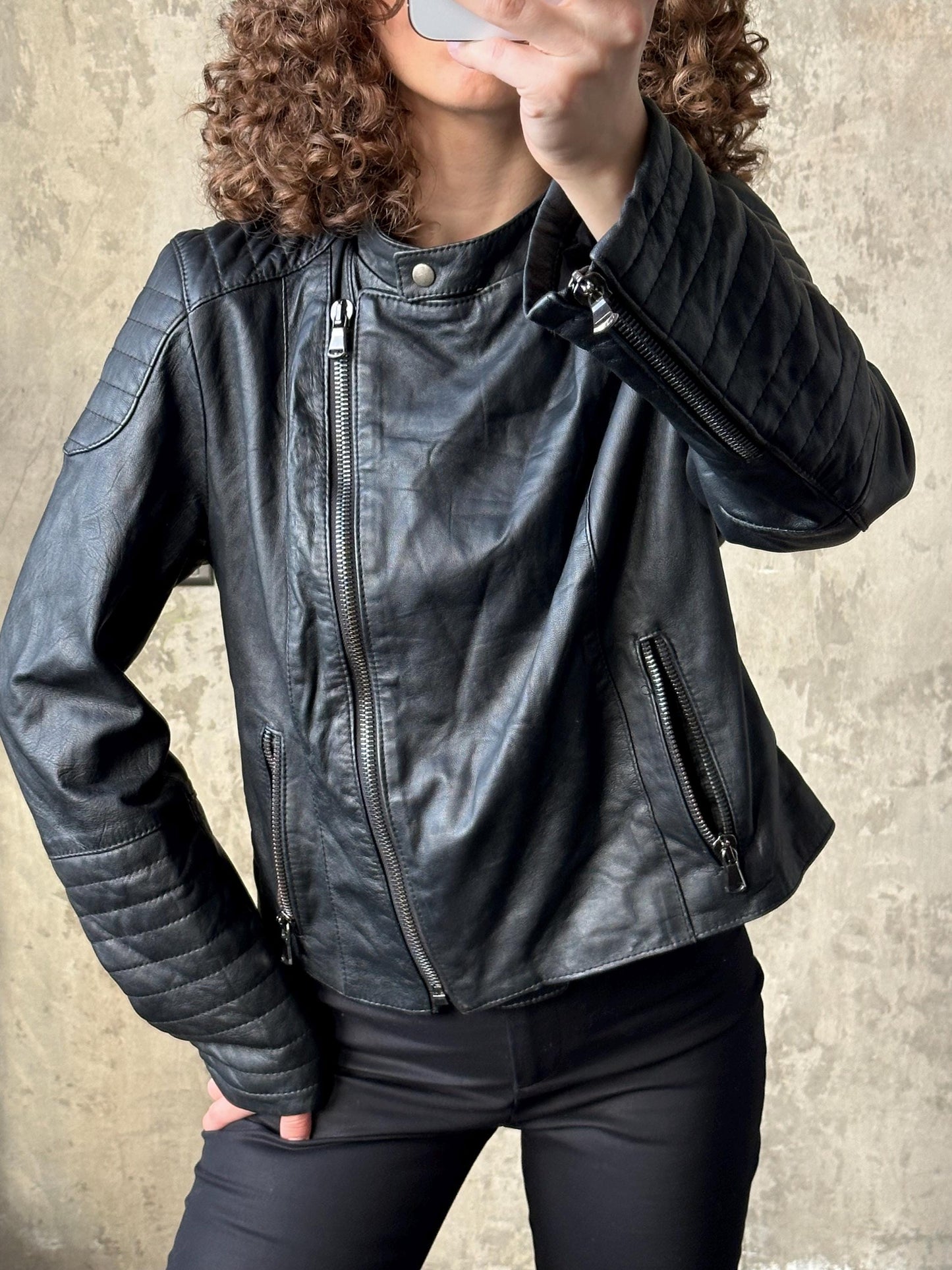 Vintage Y2K leather slim fit motorcycle jacket in black